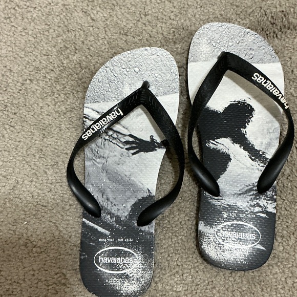Havaianas Monochrome Graphic Flip Flops - Picture 1 of 5